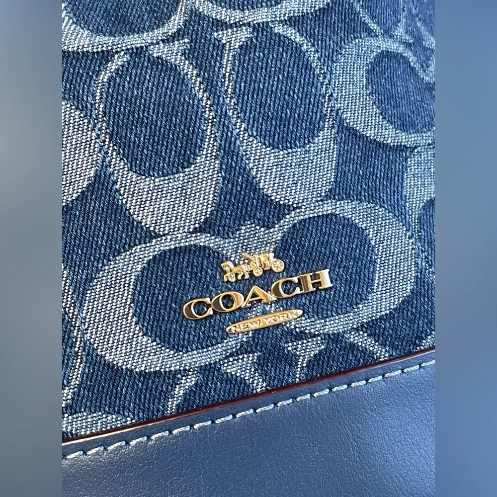 NWT！COACH MINI BUCKET BAG IN SIGNATURE DENIM（CY740）gift receipt FAST SHIPPING - Picture 6 of 12